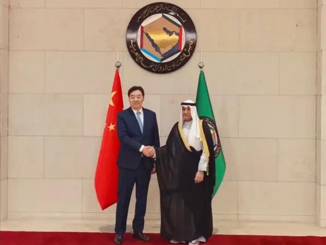 沙特等来了！3月8日，中国特使翟隽踏上利雅得，沙特外长费萨尔亲自接见，开口第一句