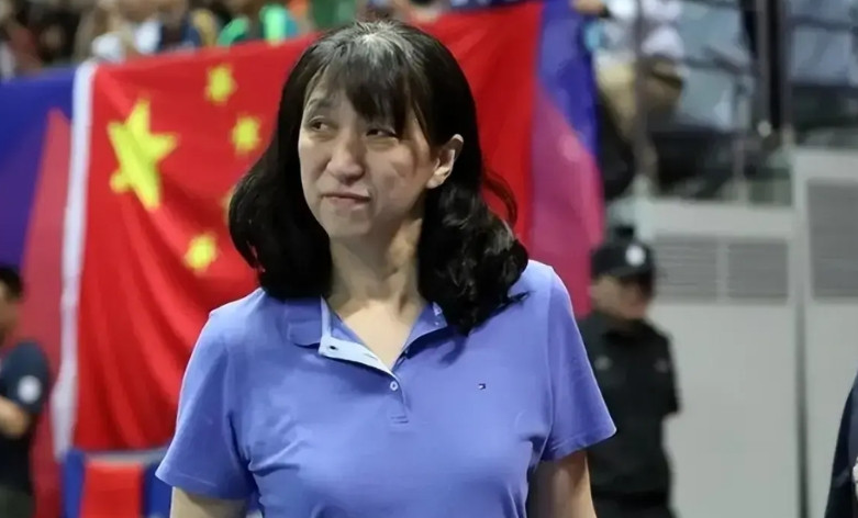 请赖亚文主任不要再拿中国女排当实验品了对保加利亚都打成这样，就是一盘散沙，不是说