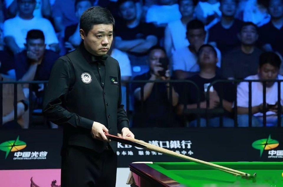 丁俊晖终于赢球了，新赛季首次取得积分！英国公开赛首轮，丁俊晖4-1战胜排名第11