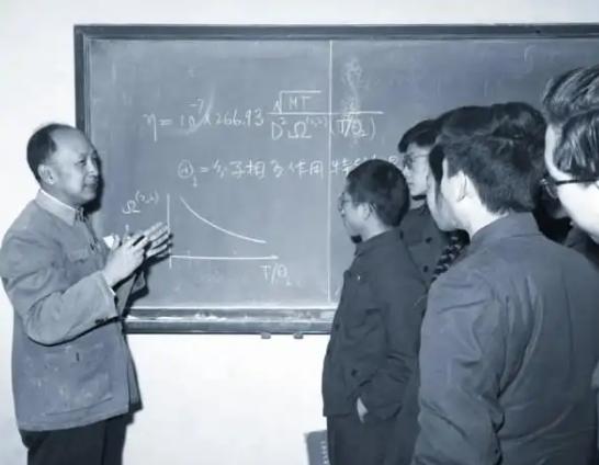 1956年，一北大数学系副教授请教钱学森问题，钱学森却说：“连这样的问题你都不懂