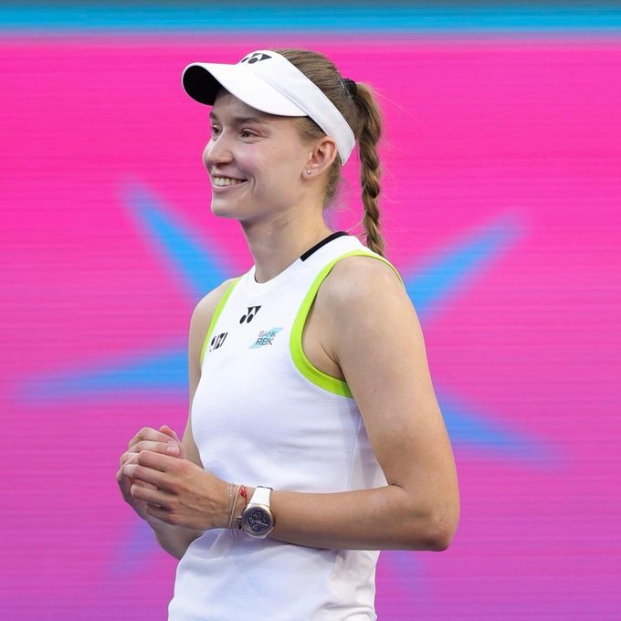 欢迎新世界第二！6-1/7-6(4)击败佩古拉，晋级四强，凭借这场胜利，她下周将