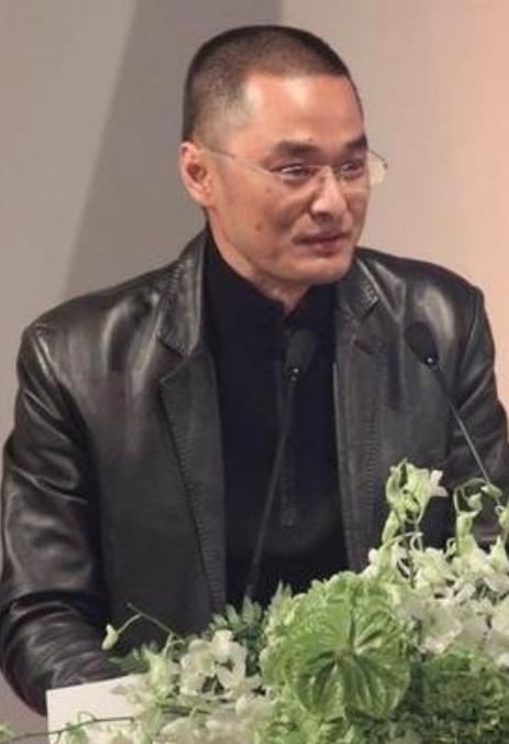 “身价上亿”的北京协和医学博士冯唐，语出惊人：“如果不想得癌，少得癌，特别是女生
