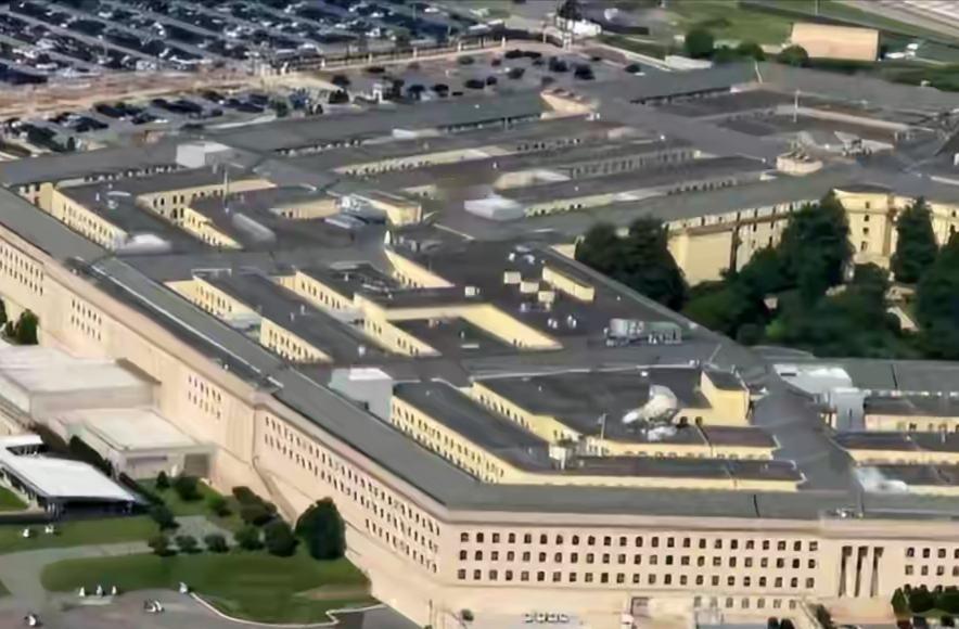 攻打伊朗，就是美国崩溃的开始！当下美国经济早已外强中干，通胀高企、债务高筑、