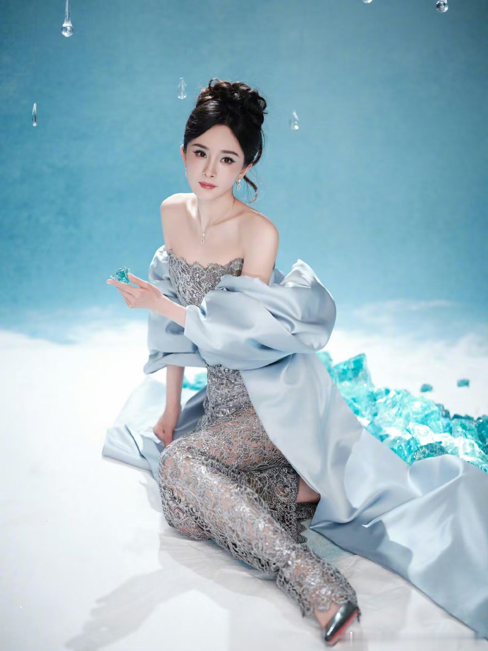 杨幂🦊杨幂prada品牌代言人每个人都是不完美的，我们可以去追求