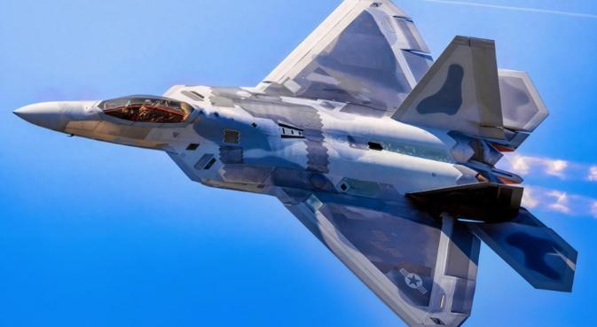 突发大变动，美国最风光的体育盛事，居然被一场紧急调动搅乱了，2月6号美国空军突然