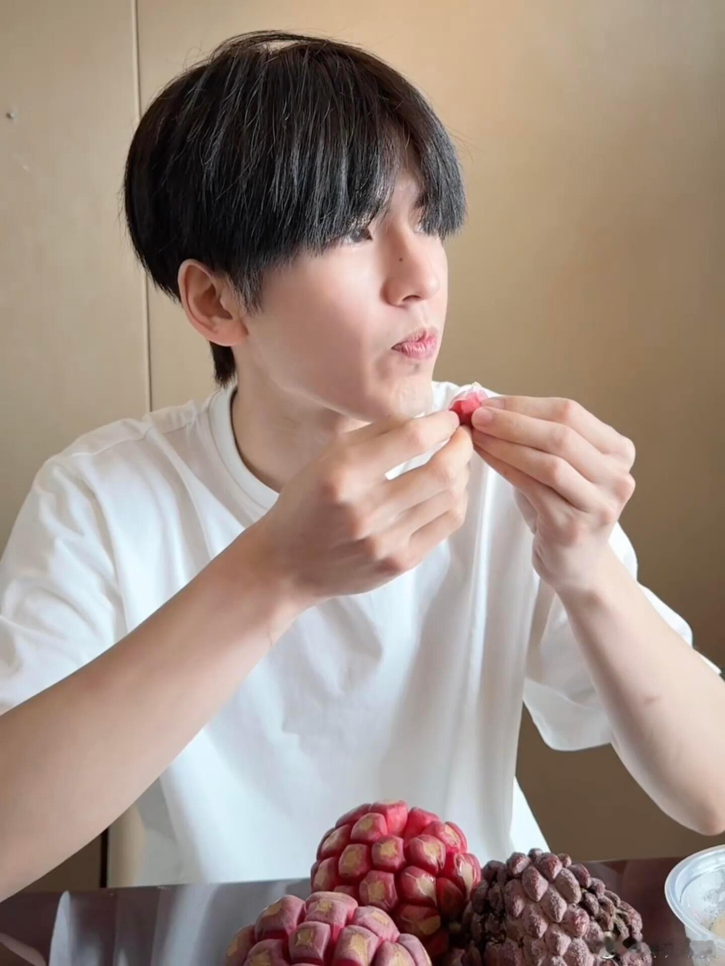 张凌赫素颜照的杀伤力张凌赫｜