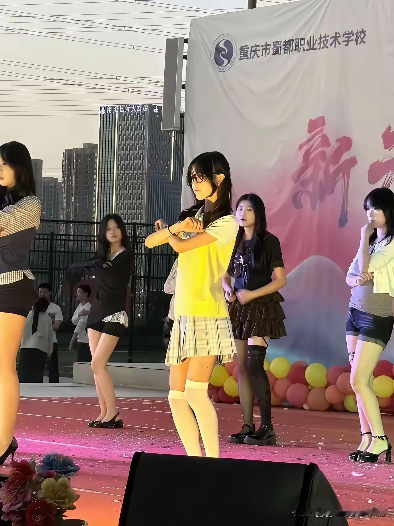 一看就知道，这是一个黄花大闺女！