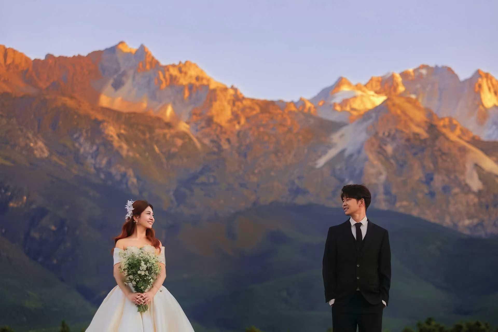 齐兰婚纱摄影，麻烦帮我点点赞，谢谢各位。麻烦帮我点点赞，谢谢各位，需要...