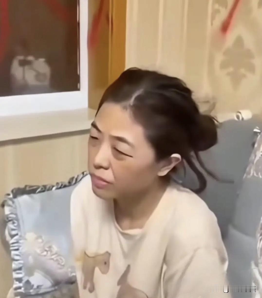 三角眼果真是自食恶果，家庭内斗戏码终究还是在金家出现了。网传三角眼这次也是下了决