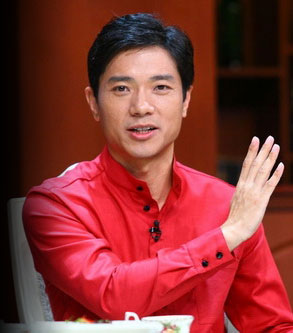 李彦宏最被低估的能力：不是技术，而是“熬”2004年，北京。百度办公室里，李彦宏连续几天睡不好觉。那