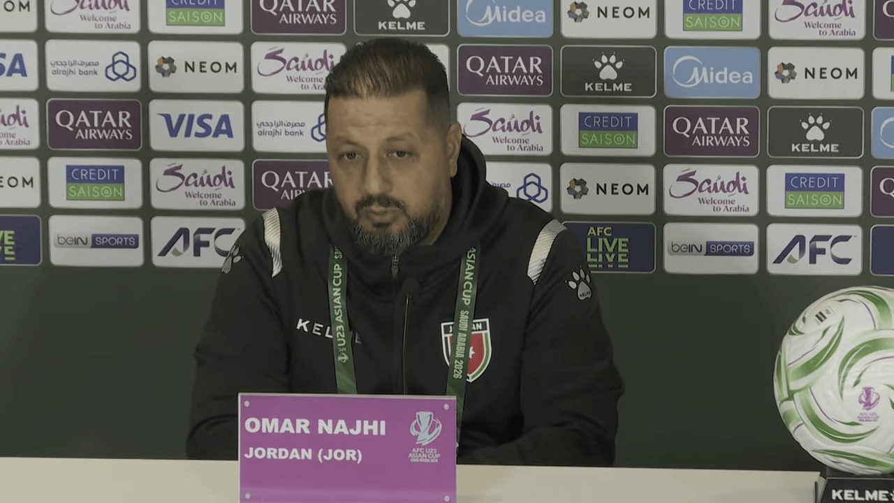 约旦主帅: 面对夺冠大热我们踢得不错, 有带走胜利的机会