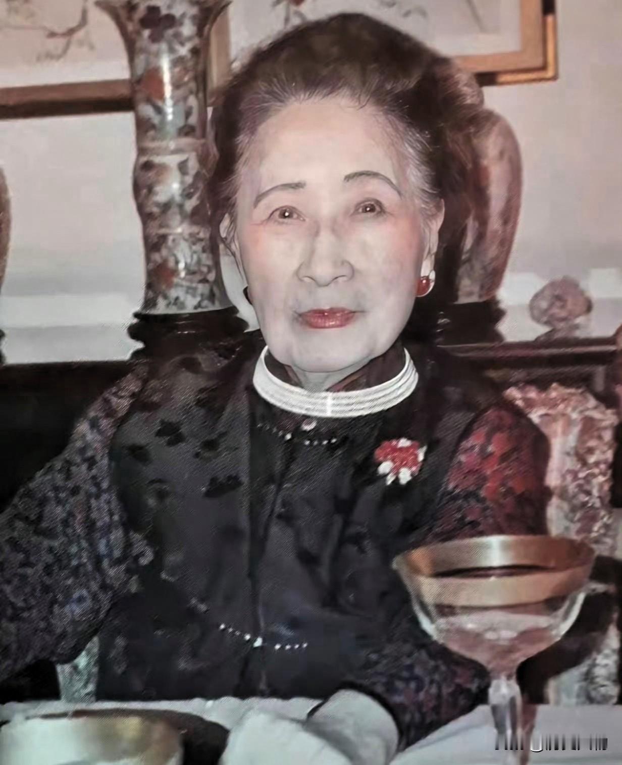宋美龄多么无情？曾有副官郭氏早年丧夫，孤身拉扯孩子，宋美龄见状心生恻隐，收留她留