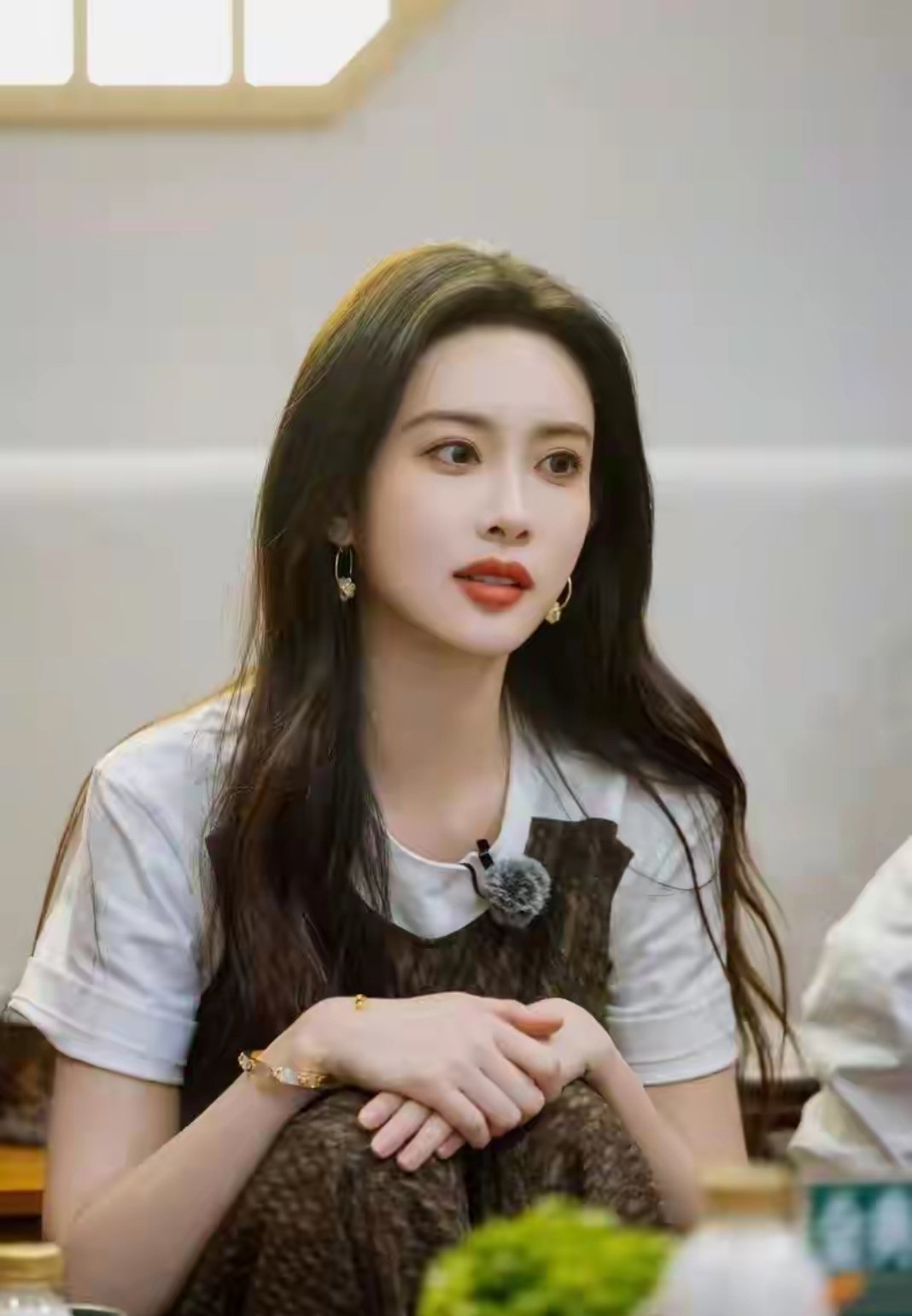 解绑后孟子义颜值开挂了，男方高攀不起。