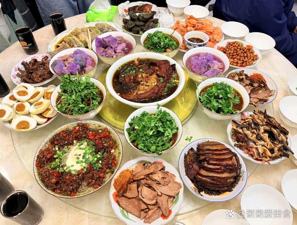 大过年的，当然要丰盛了