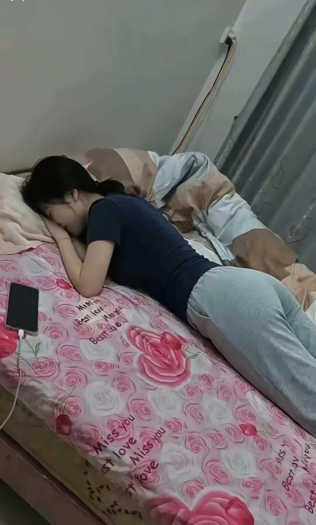 谁家好人睡成这样少妇最近肝火旺盛继续一个有实力老中医败败火