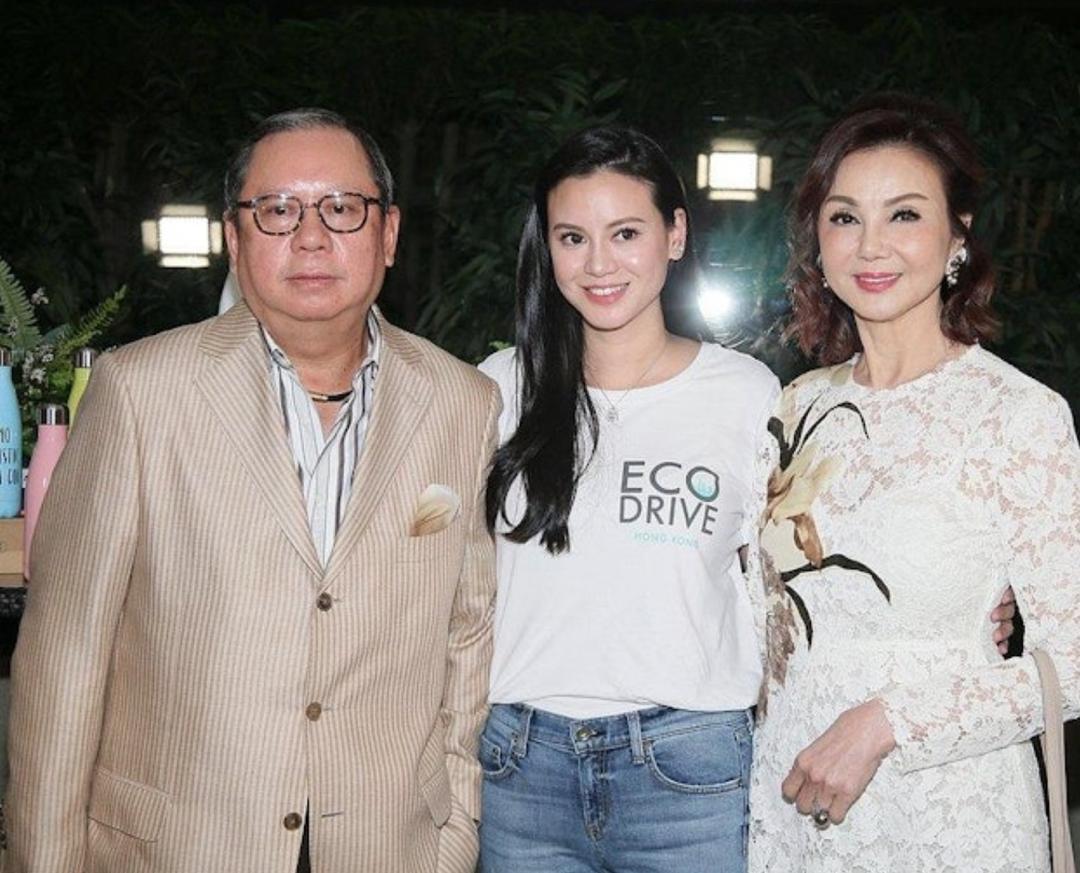 富商林建岳当年的风流终于在大女儿林恬儿身上得到了“轮回”港媒曝林恬儿未与何正徳