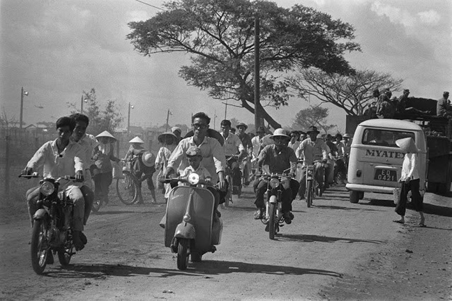  走，上班去！（1960s越南西贡）