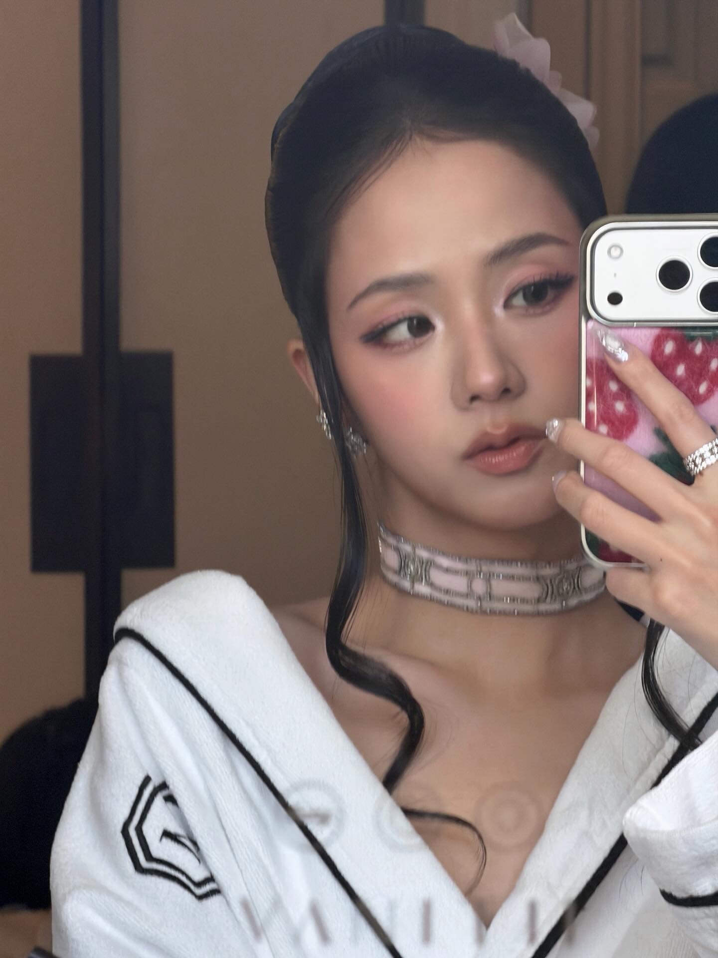 jisoo更新Dior