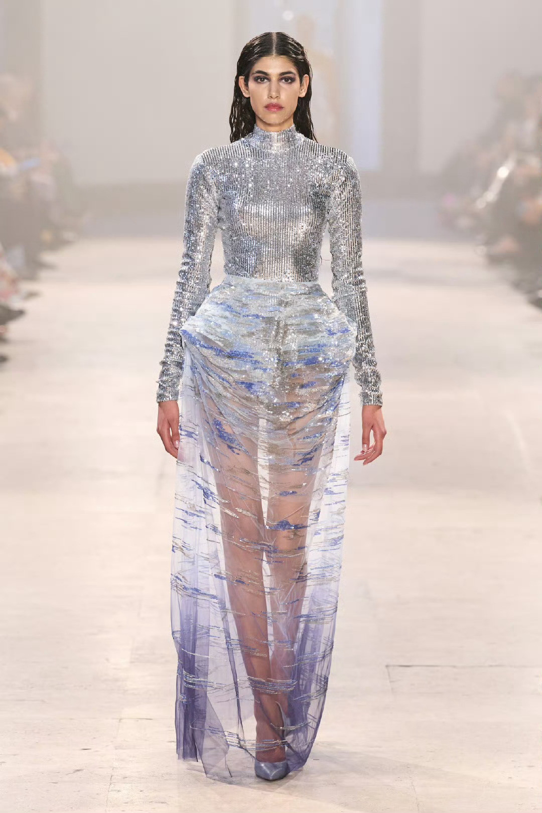 杨幂春夏高定叠穿杨幂两套高定叠穿杨幂今日活动造型，两套春夏高定叠穿，姐的时尚资源