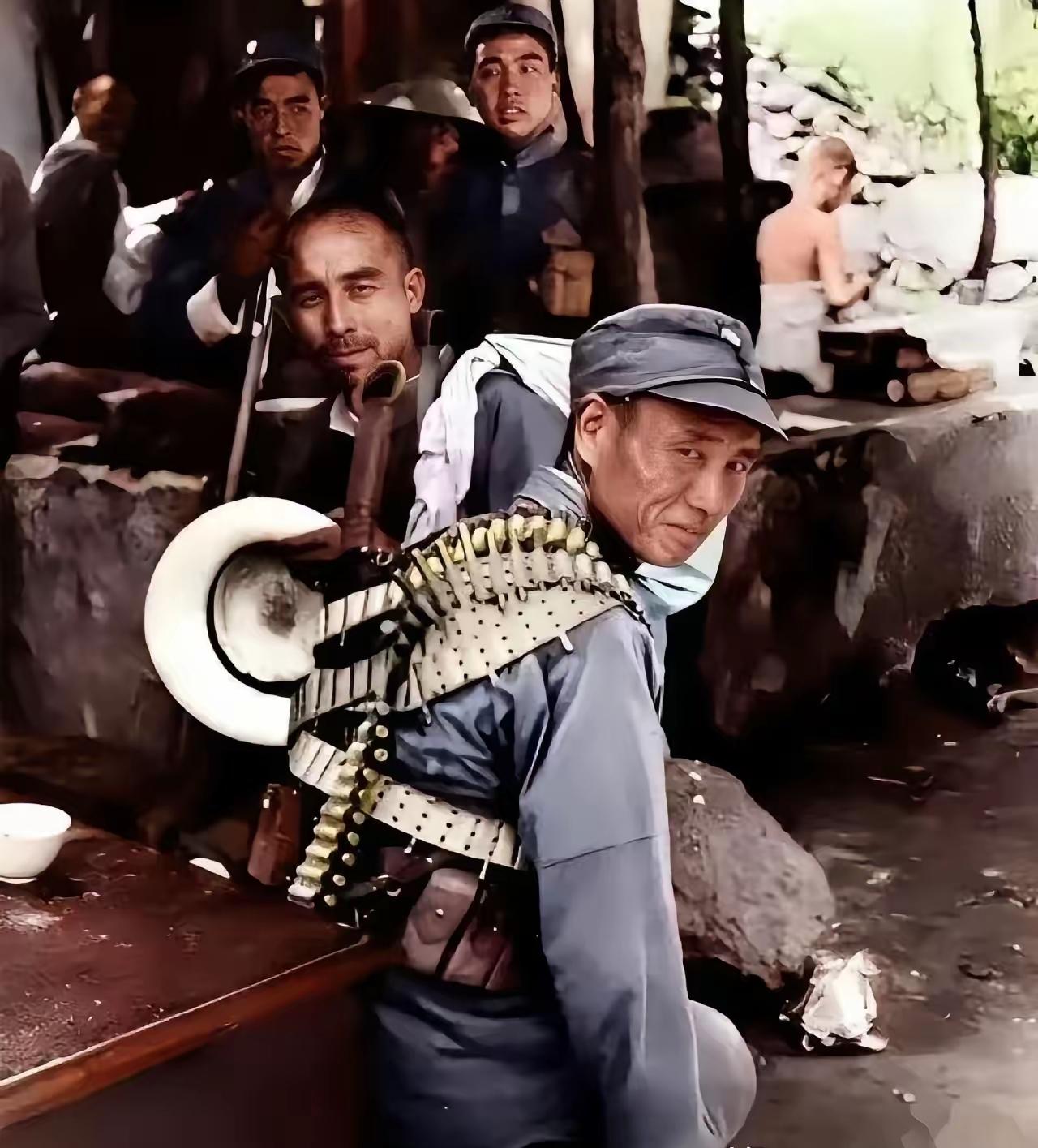 1937年，一张刊登在英国杂志上的中国士兵照片，狠狠击碎了西方世界对中国的傲慢与