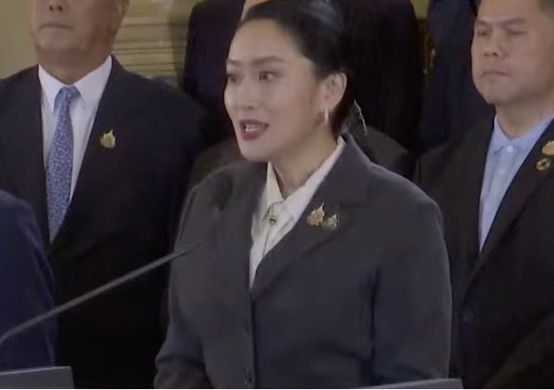 #佩通坦公开表态接受裁决结果#【接受裁决结果佩通坦在被解除总理职务后首次公开表