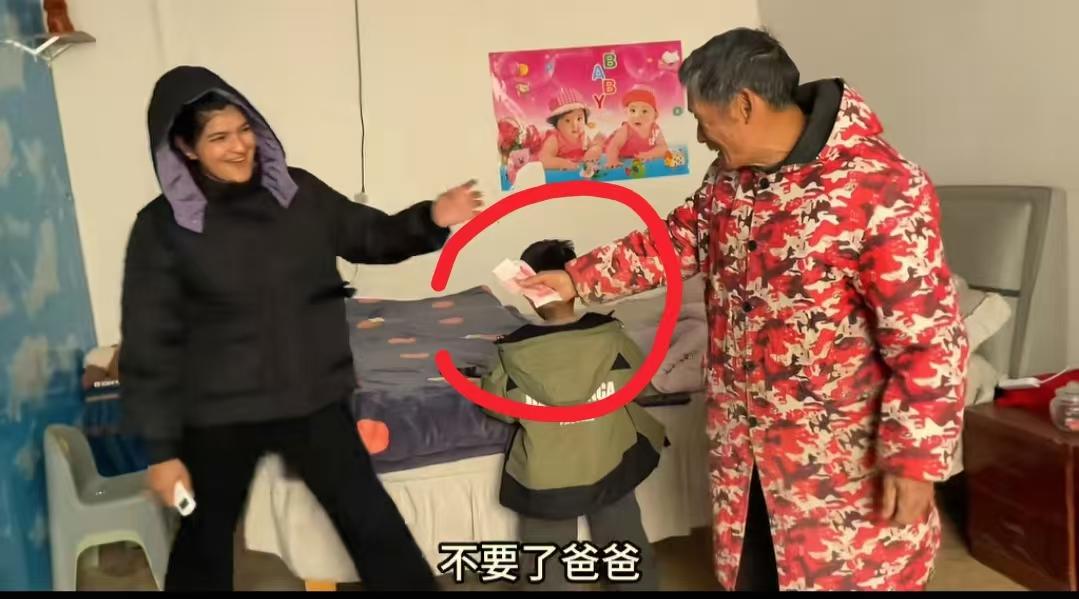 现在全网最糟心的女人就是巴基斯坦媳妇佳音了吧！不是因为生了二胎，也不是因为和小