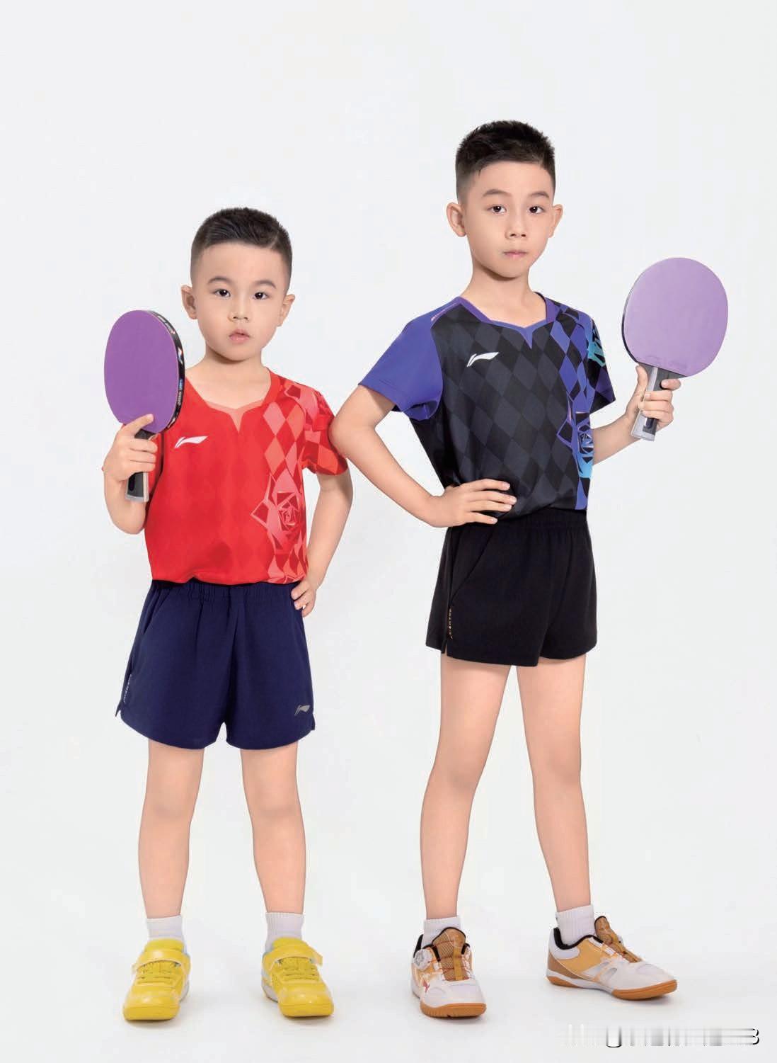 哈哈，马龙的二个儿子也很出息，马里奥和奥利弗都会给自己赚门票钱啦！李宁也很厉