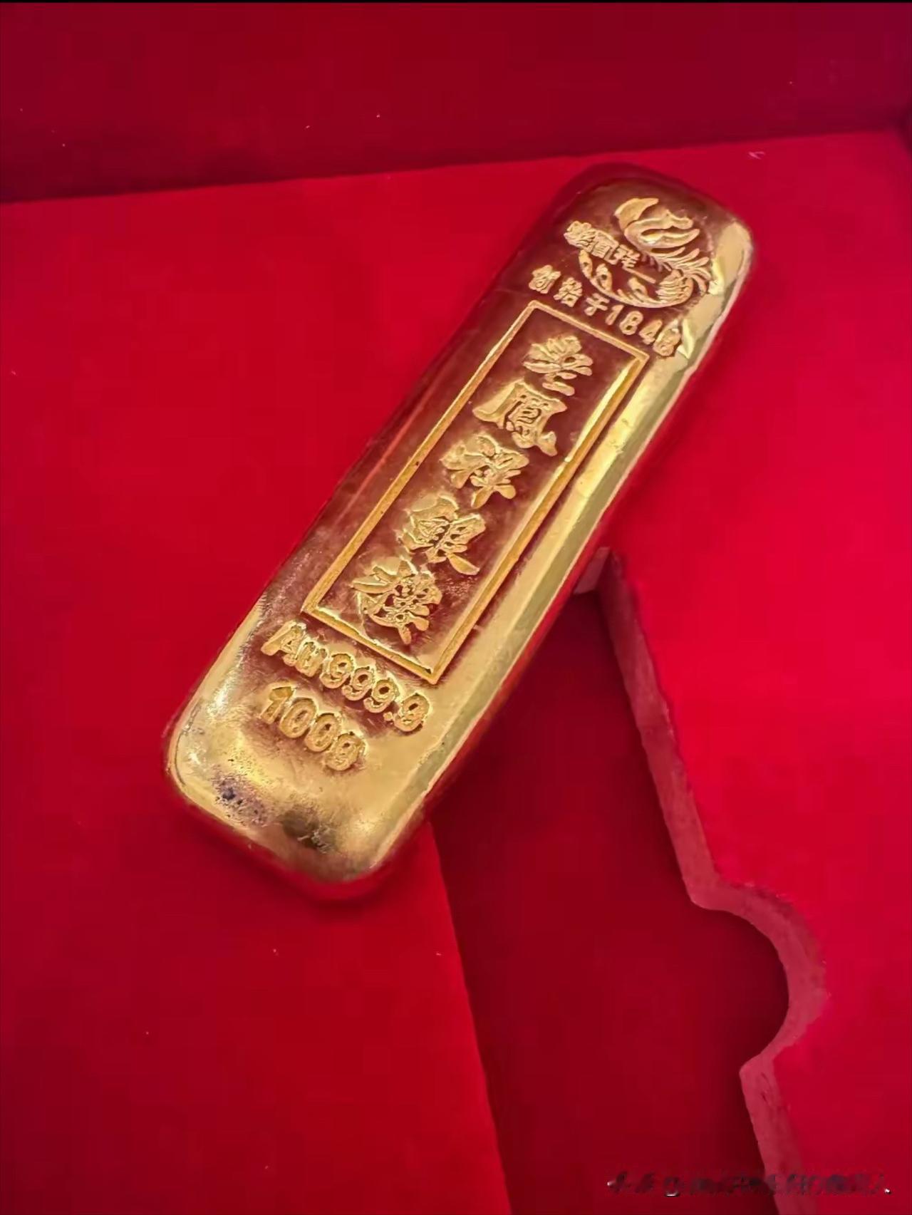 女人的四大执念——黄金、房子、存款、社保！说真的，这四样东西真的太顶用了！黄