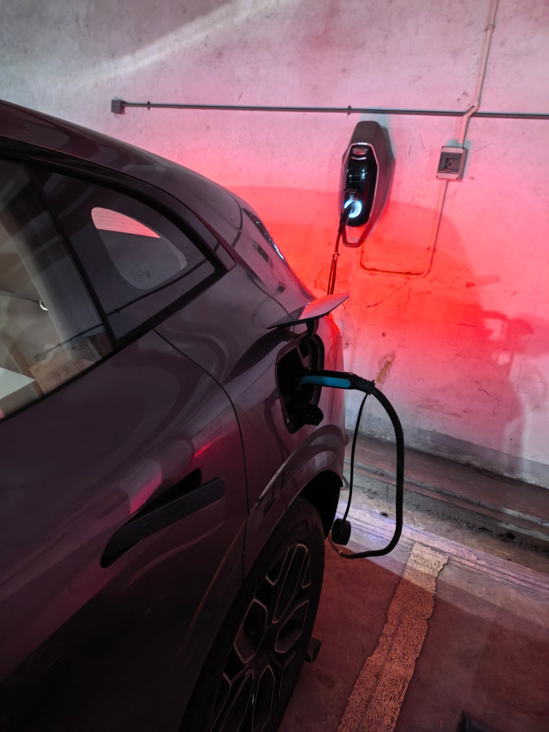 今天花了大半天时间教我妈熟悉阿维塔07今天临走就把车子留给她了老年人慢慢熟悉这种