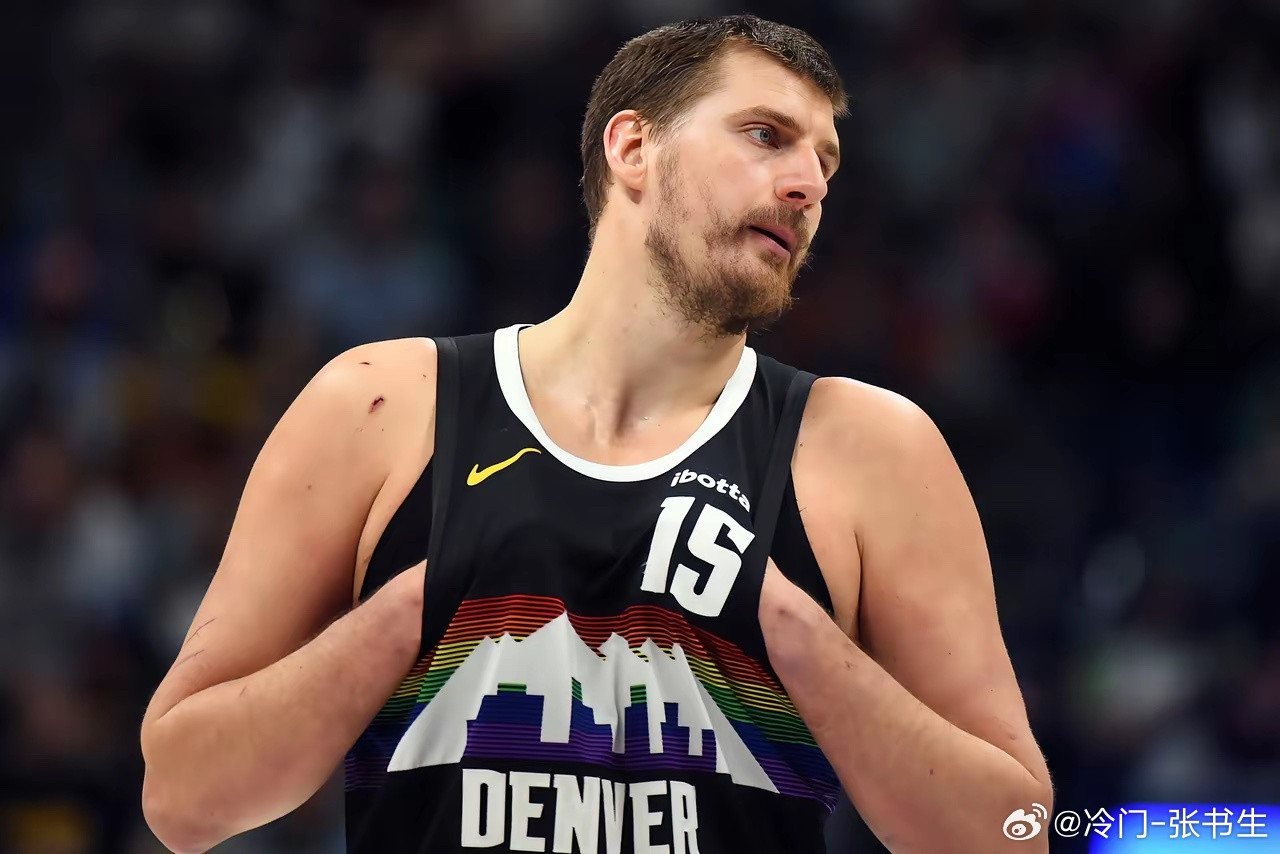 三双之王近在眼前！约基奇正改写历史！掘金战胜爵士，约基奇轻松砍下15分17篮板1