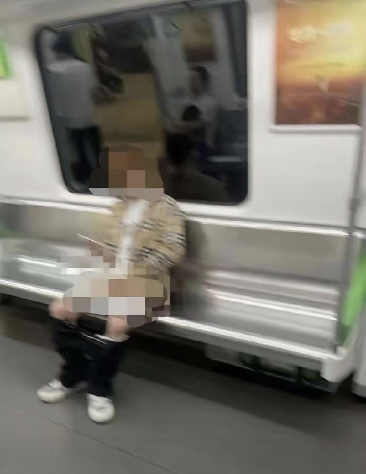 酒后失德啊～他以后怎么面对亲朋好友[捂脸哭][捂脸哭][捂脸哭]