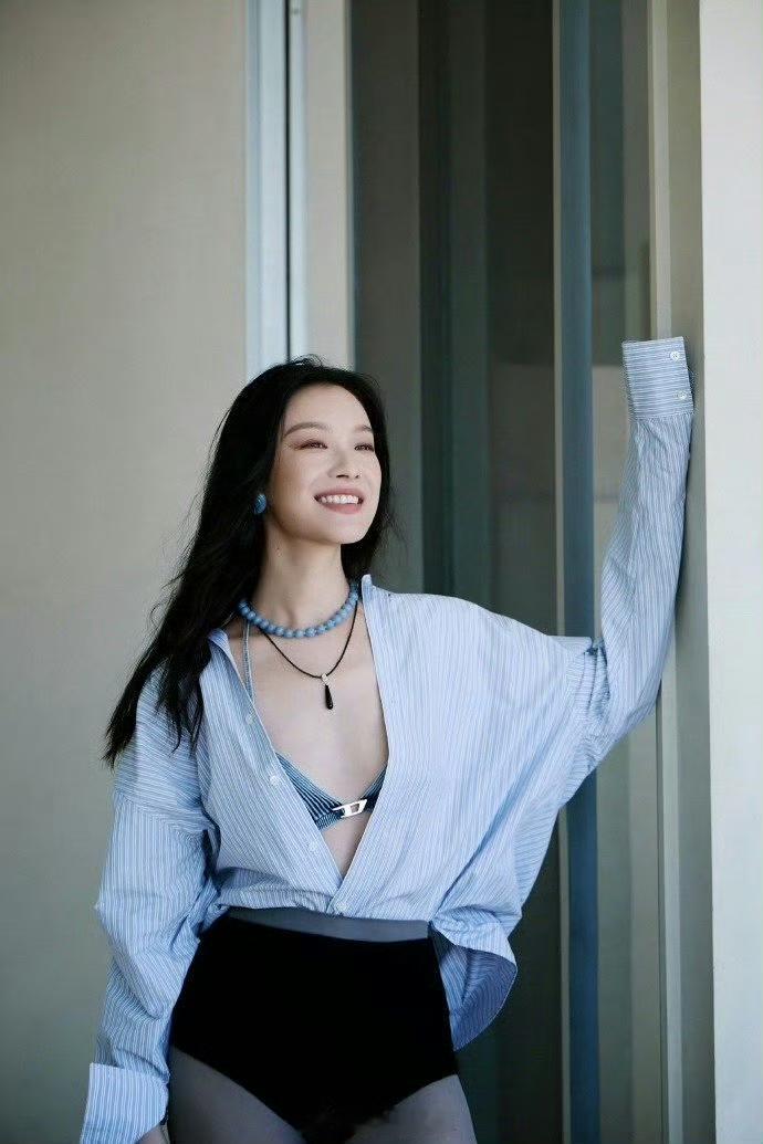 倪妮还是一如既往的迷人[爱心][爱心][爱心]
