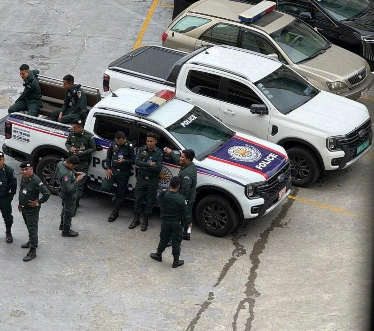 总部警察突查赌场反被40多名西港警察“扣押”。10月23日下午3点左右,柬埔寨1