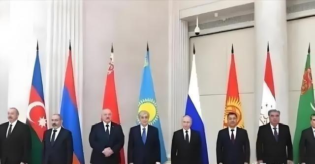 为什么这么多国家认俄罗斯当“大哥”，却没把中国当靠山？1982年党的十二大明