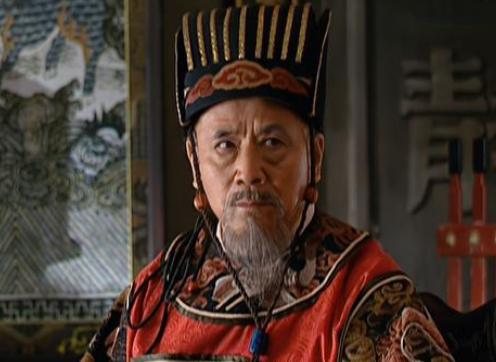 嘉靖四十一年，一道御旨从紫禁城发出。严嵩，这个把持朝政近二十年的老头，被迫致仕，