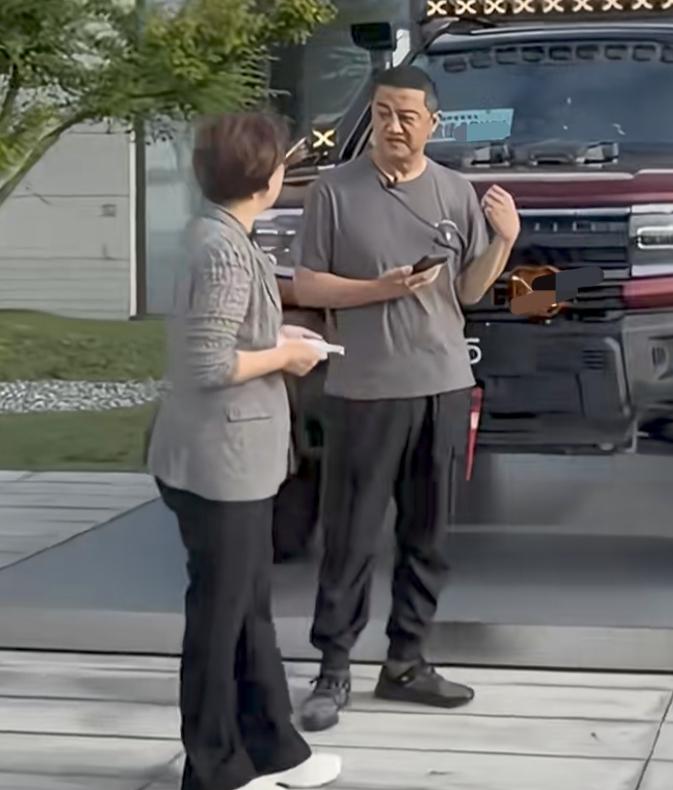 看到比亚迪方程豹给李亚鹏捐车，深替韩红团队感到惋惜！如果对新闻敏感，早就应该
