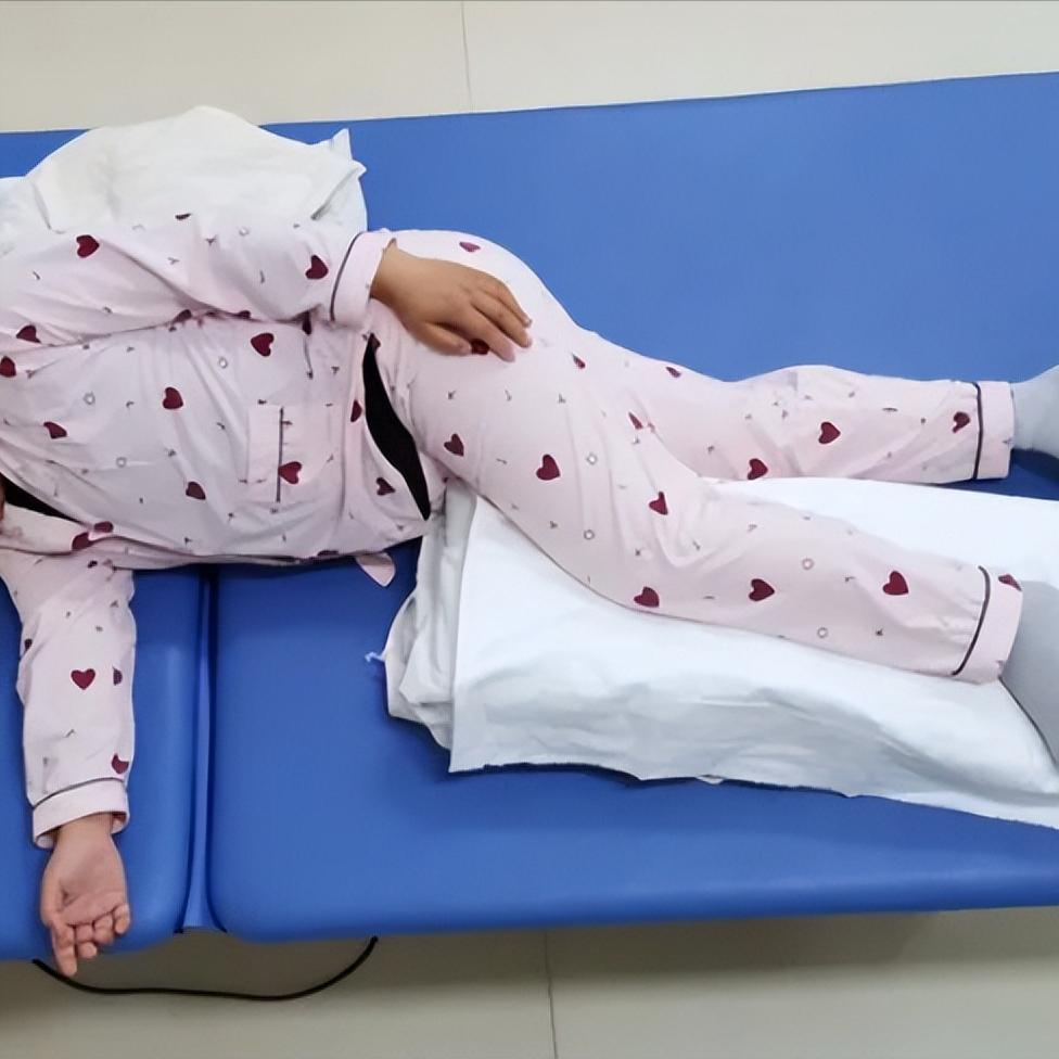 偏瘫卧床翻身秘诀：每天坚持20分钟，改变看的见！偏瘫卧床，最难的往往就是那“第