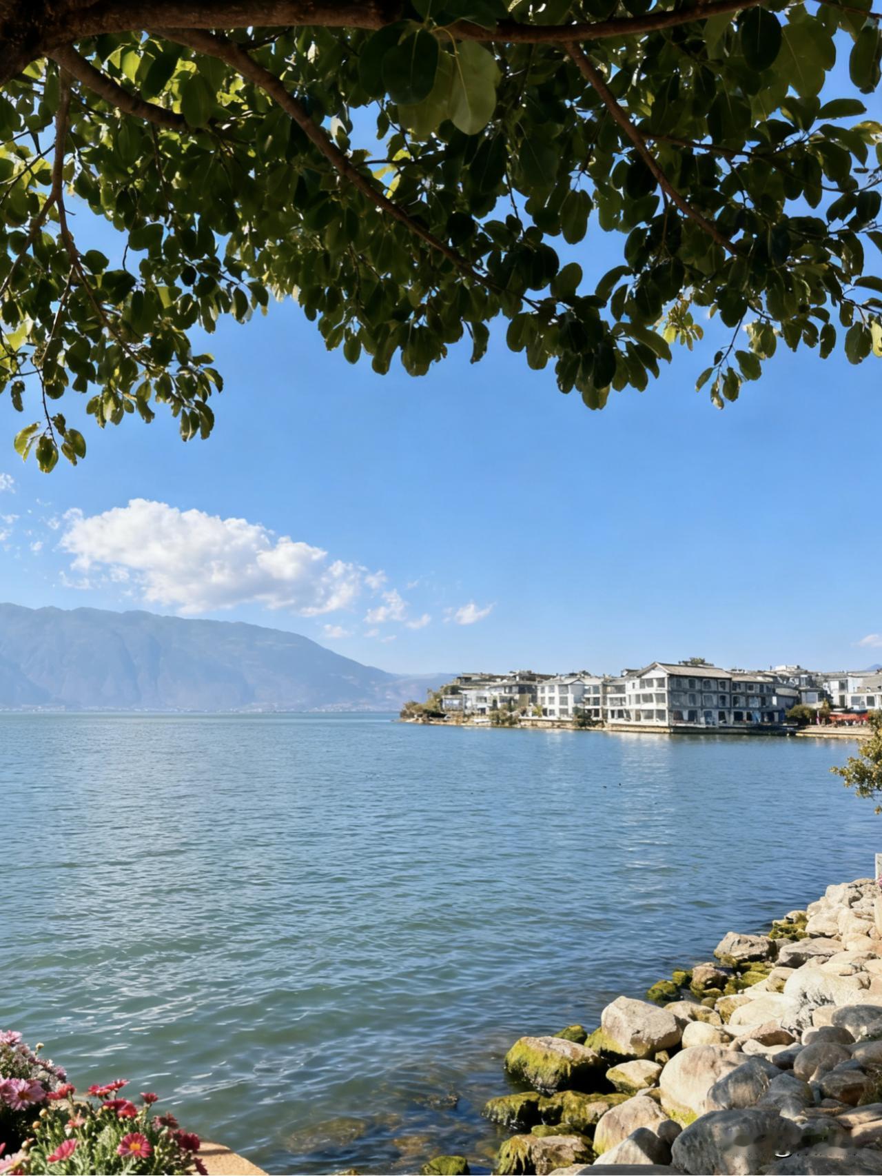 一位中年妻子说：“两口子过日子无非就是一起吃饭、一起睡觉、一起聊天。”别看这