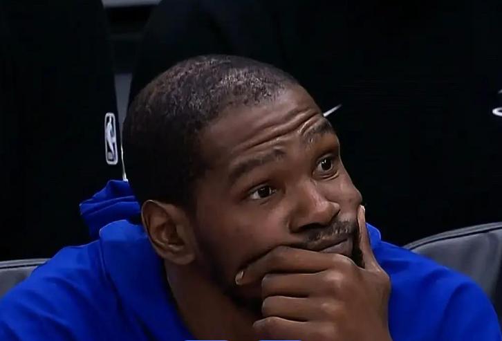 火箭昨天输给森林狼有多惨？赛后全队被指着骂，阿杜沮丧没理，小贾差点没忍住昨天火