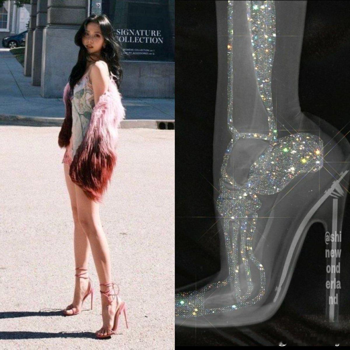 JISOO这张照片在X上又火起来了高跟鞋女王