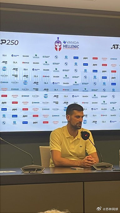 诺瓦克对媒体解释退出都灵的决定：在整个比赛中我的肩膀都有问题。在决赛中打了一些强