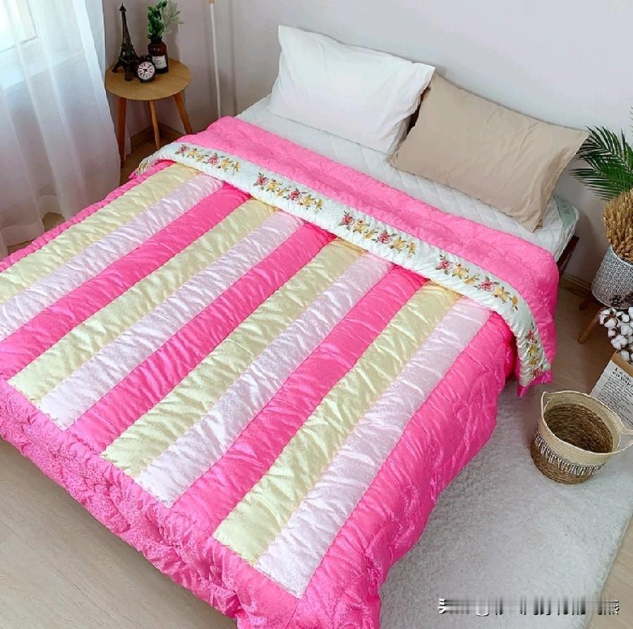 真心奉劝大家：盖久的被子，千万不要，好几年才弹一次。你以为只是棉花结