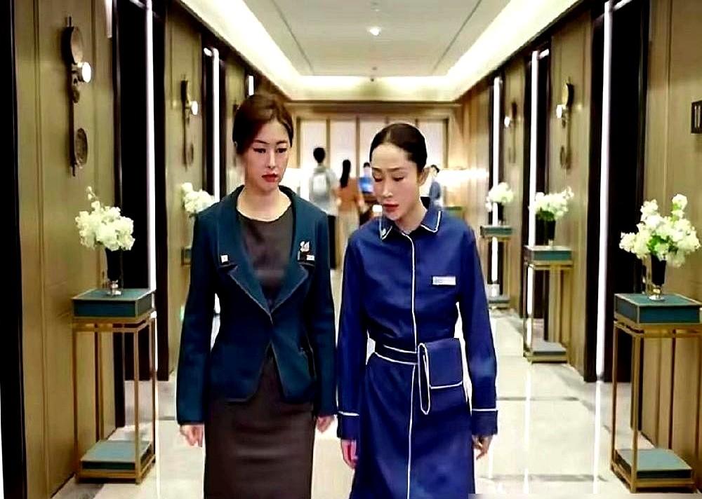 都说人靠衣装，我看是衣服得靠人撑。最近追《蜜语纪》，朱珠演的许蜜语，真是把这