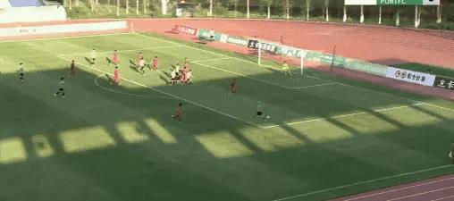 双赢，中超冠军是对这位苏超小将全年努力最好的褒奖中超第三十轮，上海海港击败大