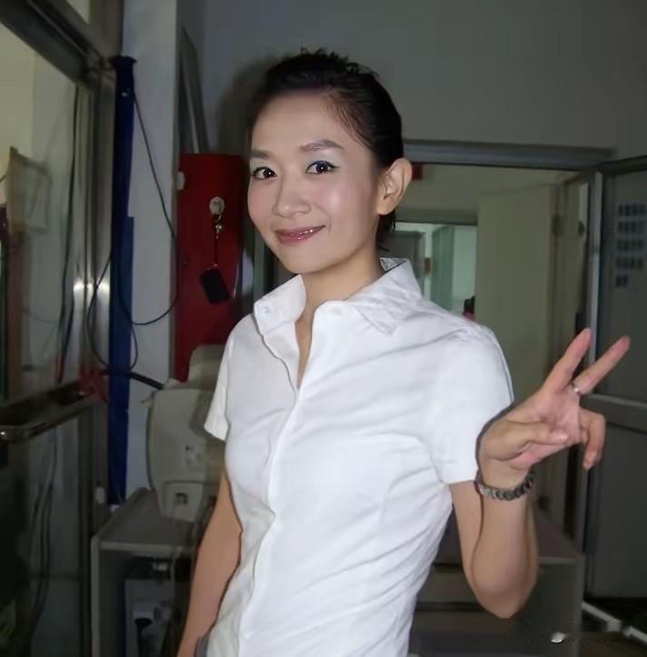 执意下嫁大15岁中科院教授，孕期生产全程孤身一人，婚姻结局太现实王芳不顾父