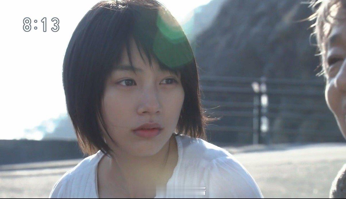 第一次看海女..怎么会有如此氧气的女子能年玲奈小狗眼睛亮亮的​​​