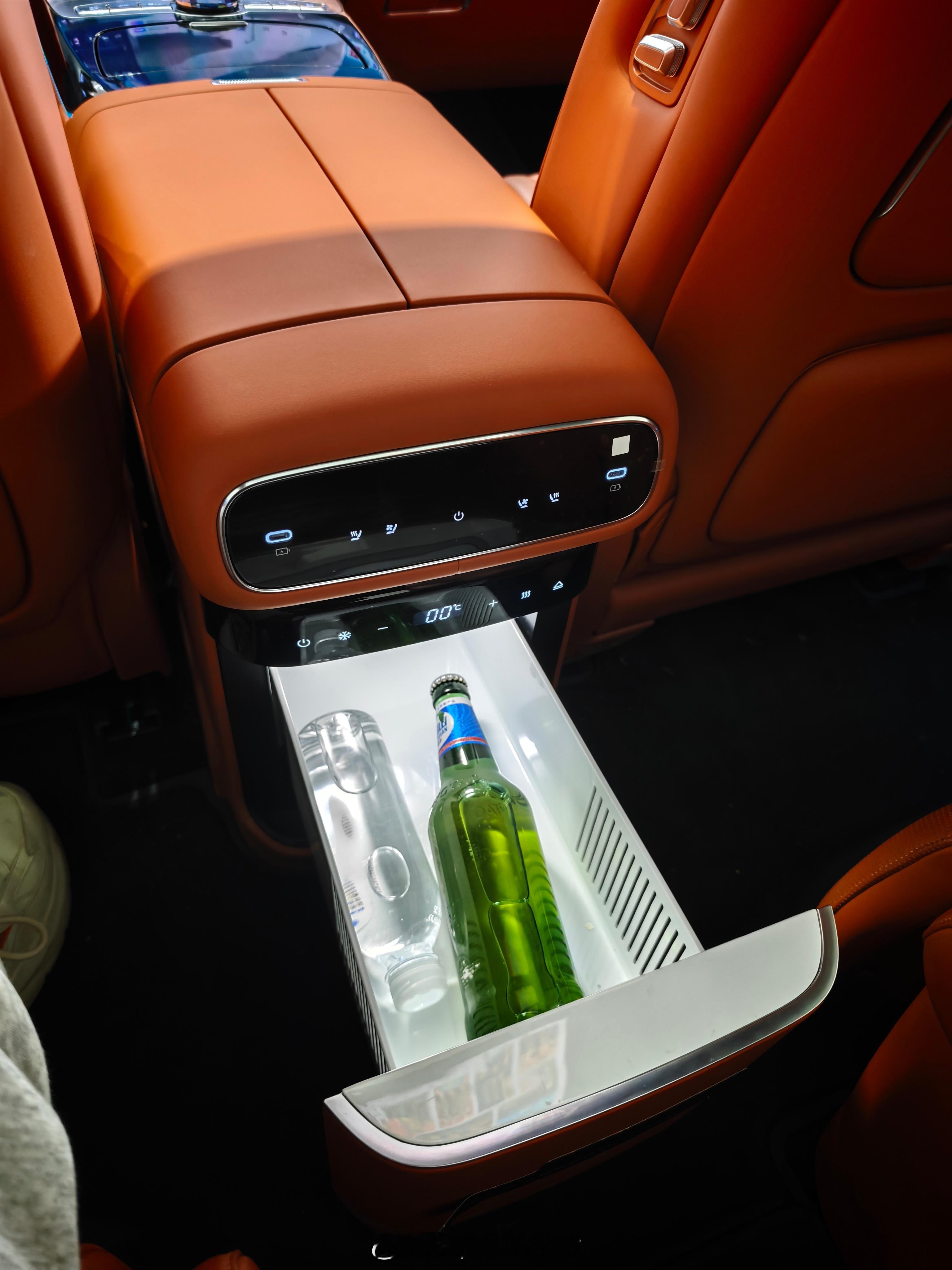 车载冰箱太棒了，我喜欢冰箱