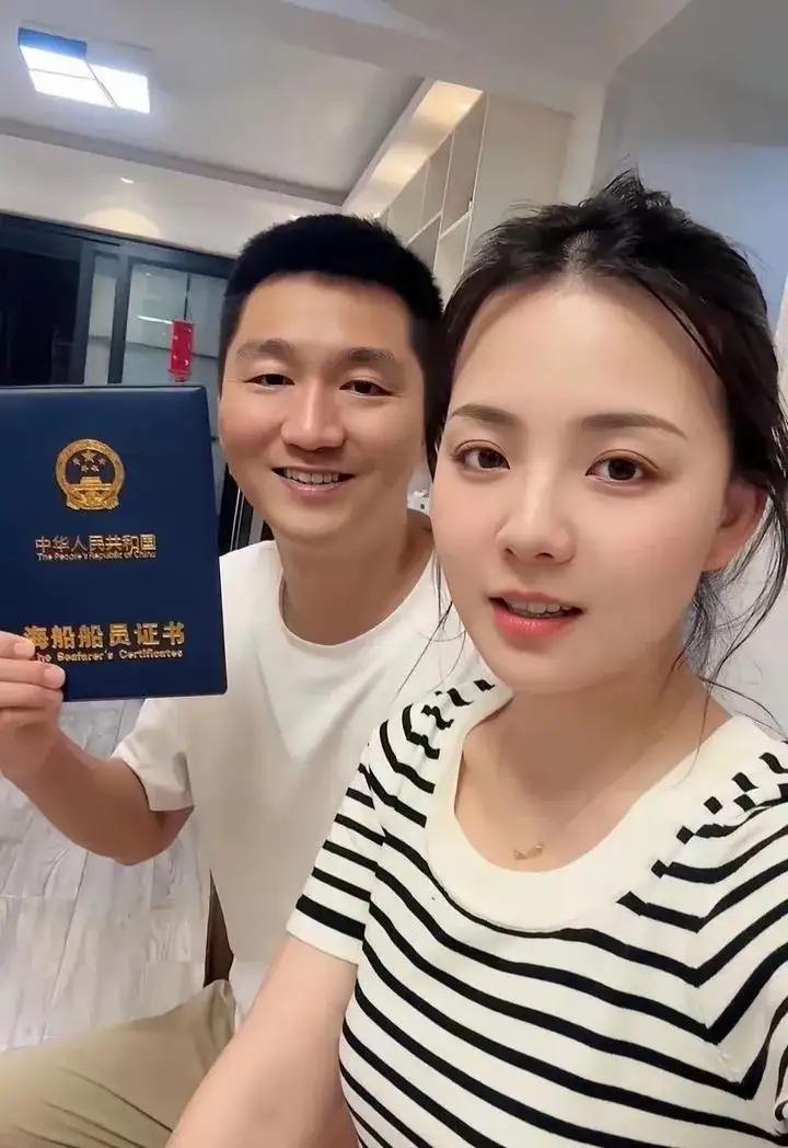 不知道有没有人和我一样，觉得这本子会变绿[捂脸哭][捂脸哭][捂脸哭]