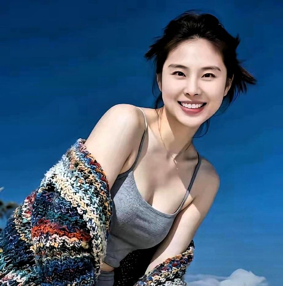 女篮球迷们彻底坐不住了！30岁的名将王思雨突然对外宣布，自己将担任四川队的助理教