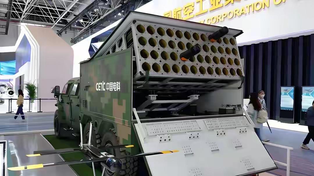 美:阿中问你个事中:啥事啊美:你家哪个用汽车释放蜂巢无人机的到底是